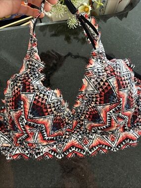 PINK Victoria's Secret Red, Black & White Geometric Lace Bralette